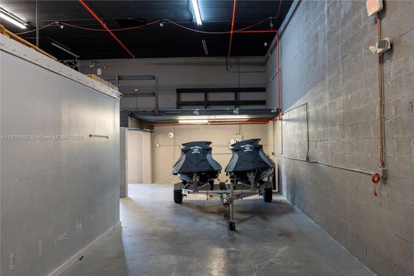 Garage, Interior, Stone Walls