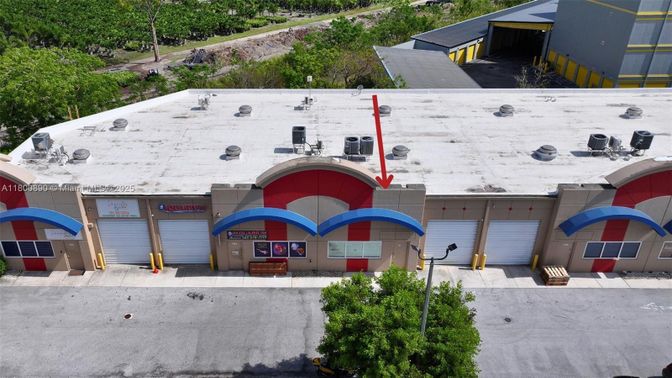 Exterior, Drone
