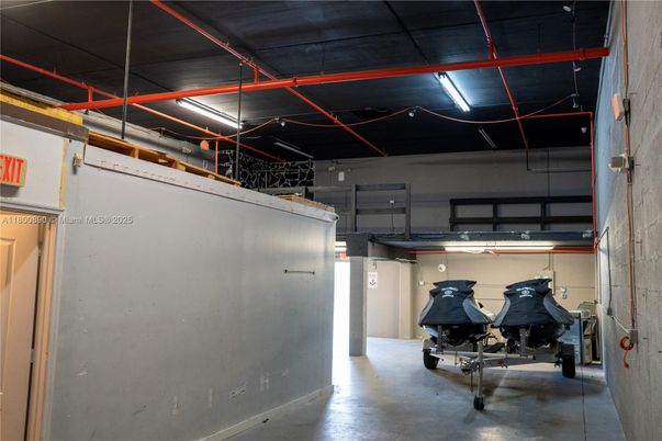 Garage, Interior