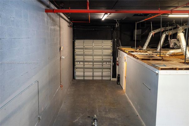 Garage, Interior