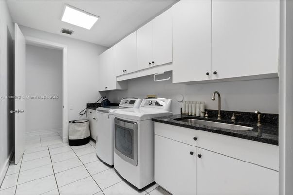 Interior, Washer
