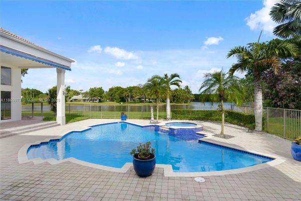 Exterior, Pool, Water