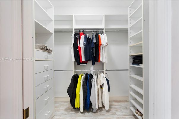 Interior, Walk-in Closets