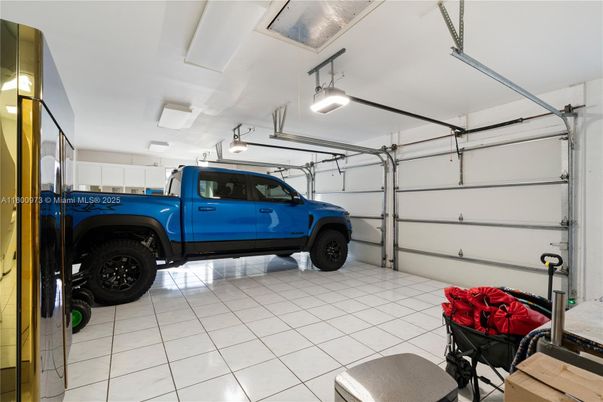 Garage, Interior