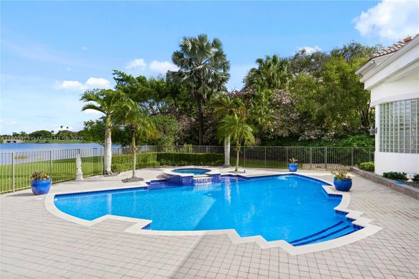 Exterior, Pool, Water