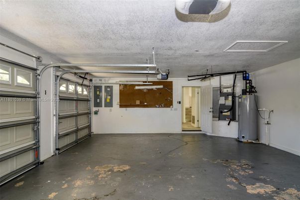 Garage, Interior