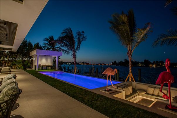 Exterior, Pool, Water