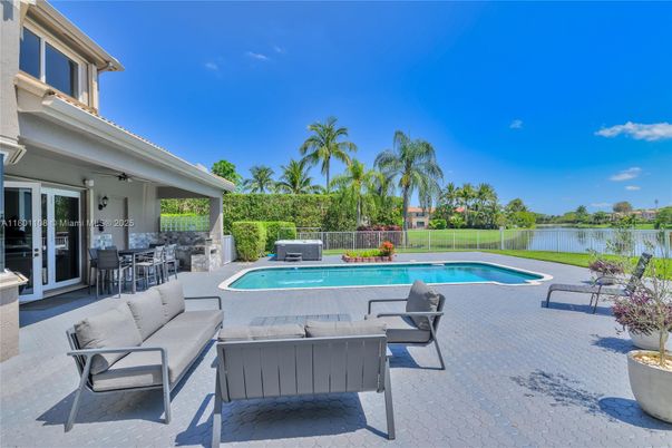 Exterior, Pool, Water
