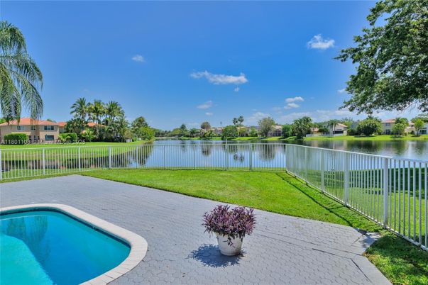Exterior, Lake, Pool