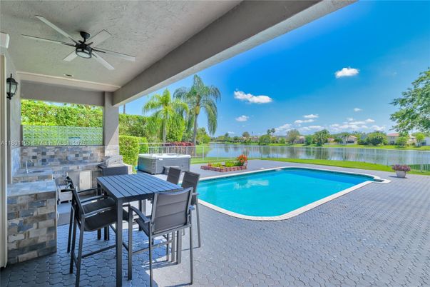 Exterior, Pool, Water