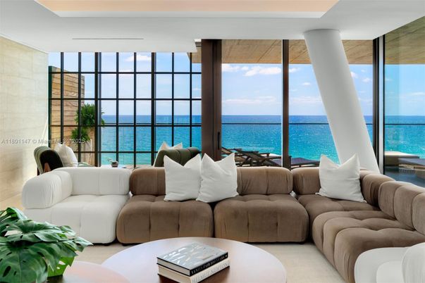 Interior, Living room, Water