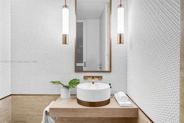 Bathroom, Interior, Pendant Lights
