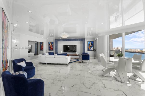 Chandelier, Dining room, Fireplace, Interior, Living room, Marble, Recessed Lighting, Water