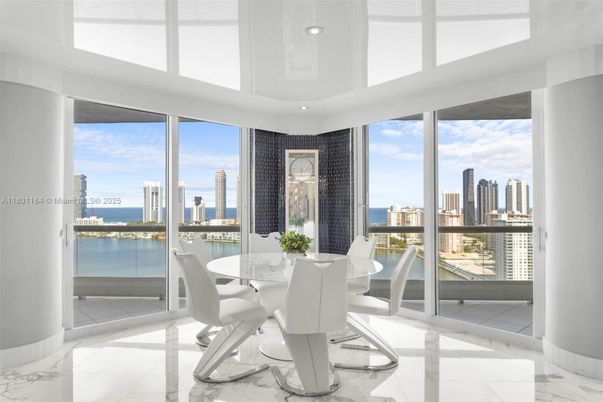 Dining room, Interior, Marble, Recessed Lighting, Water