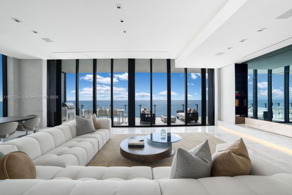 Interior, Living room, Recessed Lighting, Water