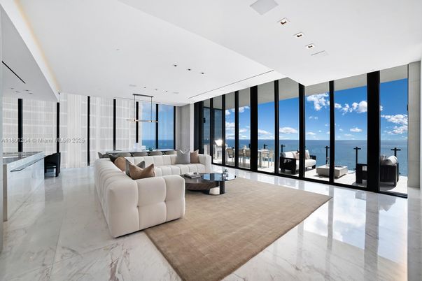 Interior, Living room, Marble, Pendant Lights, Recessed Lighting, Water