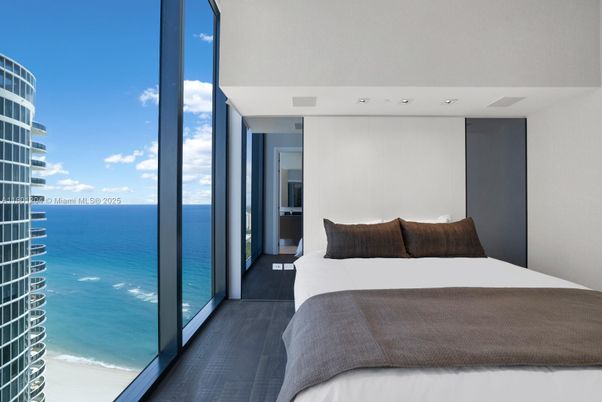 Bedroom, Interior, Water