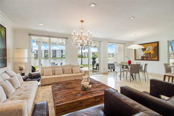 Chandelier, Dining room, Interior, Living room, Recessed Lighting