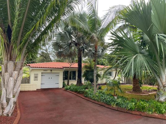 Attached, Exterior, Facade, Spanish Mediterranean