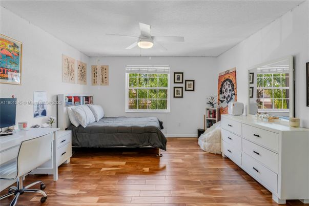 Bedroom, Home Office, Interior, Wood Texture Flooring