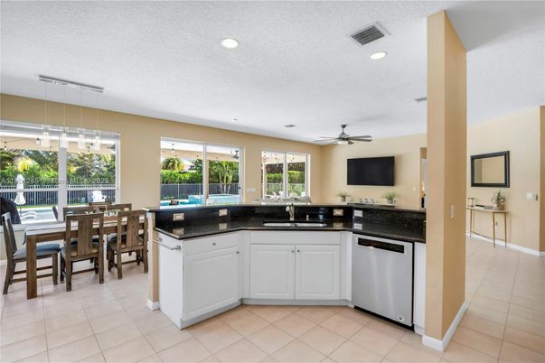Dining room, Interior, Kitchen, Pendant Lights, Recessed Lighting