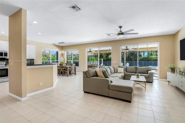 Dining room, Interior, Living room, Recessed Lighting