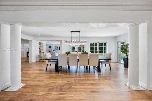Chandelier, Dining room, Interior, Recessed Lighting, Wood Texture Flooring