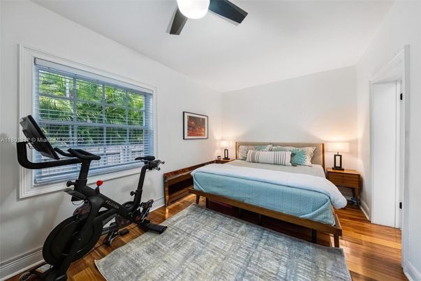 Bedroom, Fitness Equipment, Interior, Wood Texture Flooring