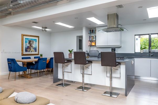 Dining room, Interior, Kitchen, Recessed Lighting, Wood Texture Flooring