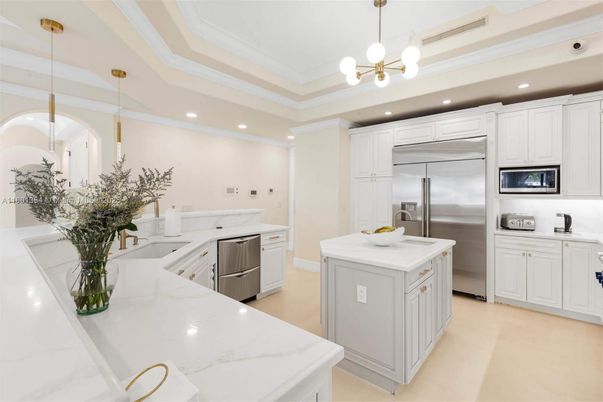 Interior, Kitchen, Pendant Lights, Recessed Lighting, Stainless Steel Appliances