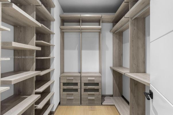 Interior, Walk-in Closets, Wood Texture Flooring