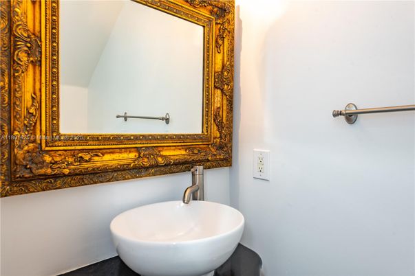 Bathroom, Free Standing Baths, Interior
