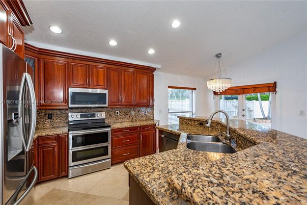 Chandelier, Interior, Kitchen, Recessed Lighting, Stainless Steel Appliances