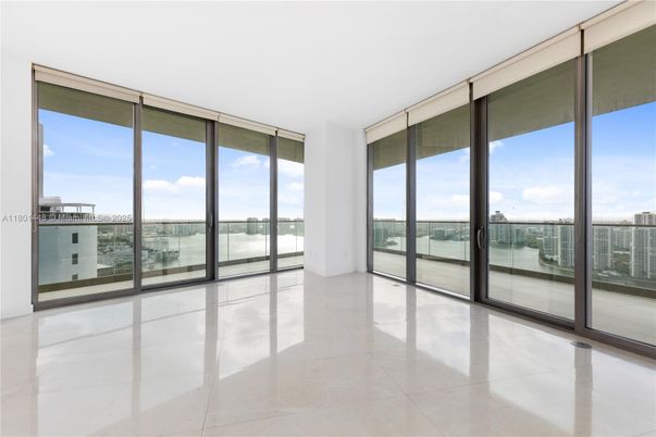 Empty room, Interior, Sun Room
