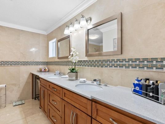 Bathroom, Dual Sink Vanities, Interior