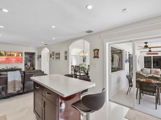 Dining room, Interior, Pendant Lights, Recessed Lighting