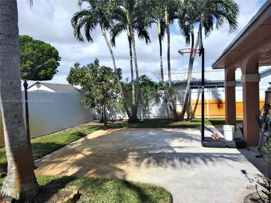 Backyard, Exterior