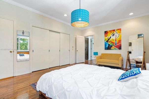 Bedroom, Interior, Pendant Lights, Recessed Lighting, Wood Texture Flooring