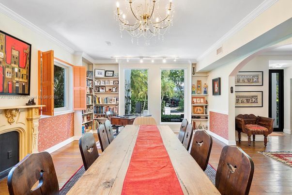 Chandelier, Dining room, Fireplace, Interior, Wood Texture Flooring