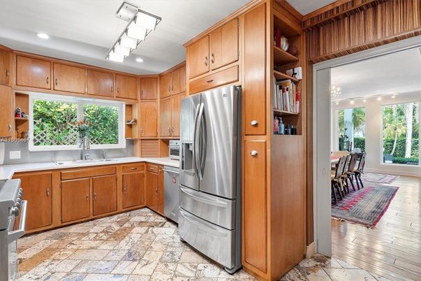 Dining room, Interior, Kitchen, Recessed Lighting, Stainless Steel Appliances, Wood Texture Flooring