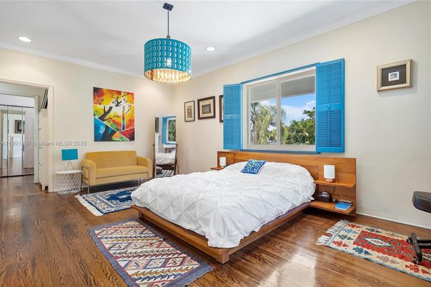 Bedroom, Interior, Pendant Lights, Recessed Lighting, Wood Texture Flooring