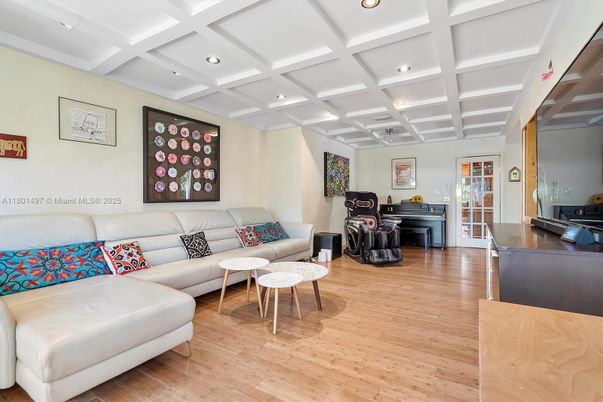 Interior, Living room, Piano, Recessed Lighting, Wood Texture Flooring