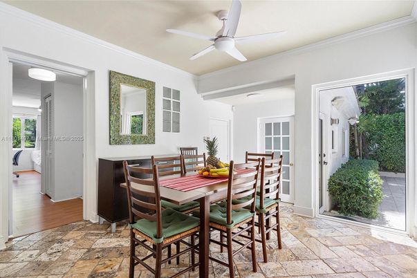 Dining room, Interior