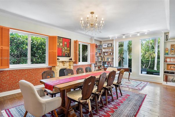 Chandelier, Dining room, Fireplace, Interior, Wood Texture Flooring