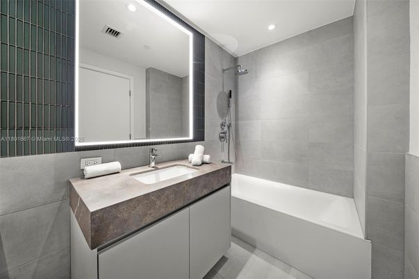 Bathroom, Interior, Recessed Lighting