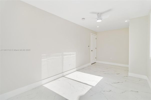 Empty room, Interior, Marble, Recessed Lighting