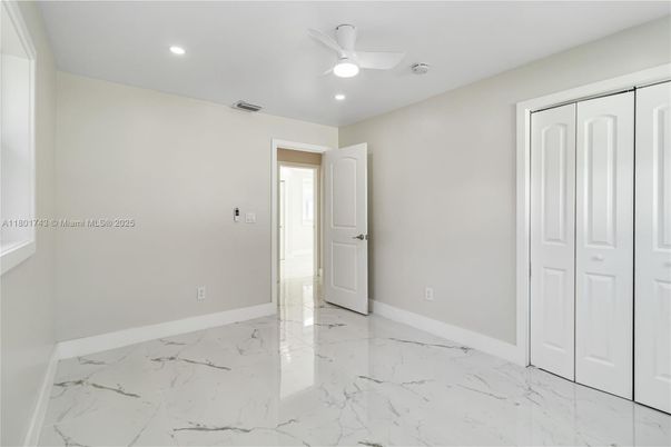 Empty room, Interior, Marble, Recessed Lighting