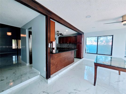 Dining room, Interior, Kitchen, Marble, Recessed Lighting