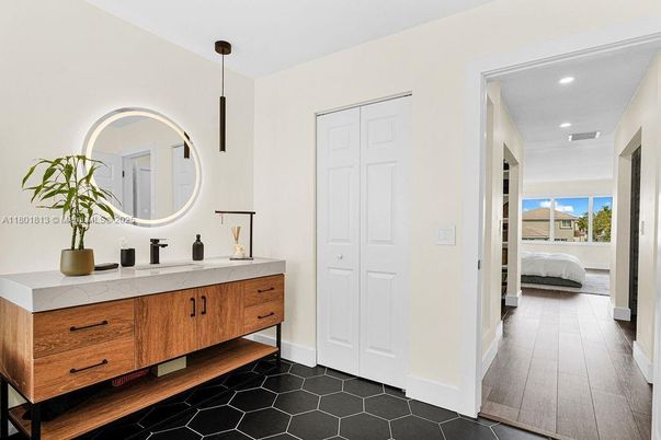 Bathroom, Bedroom, Interior, Pendant Lights, Recessed Lighting, Wood Texture Flooring