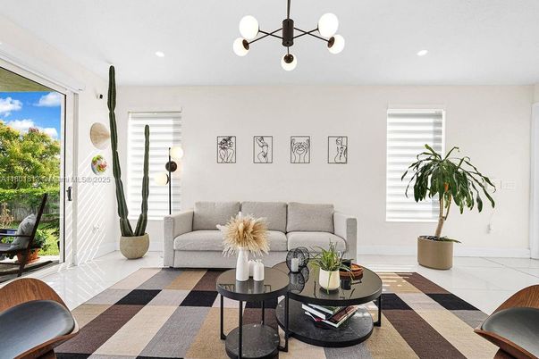 Interior, Living room, Pendant Lights, Recessed Lighting